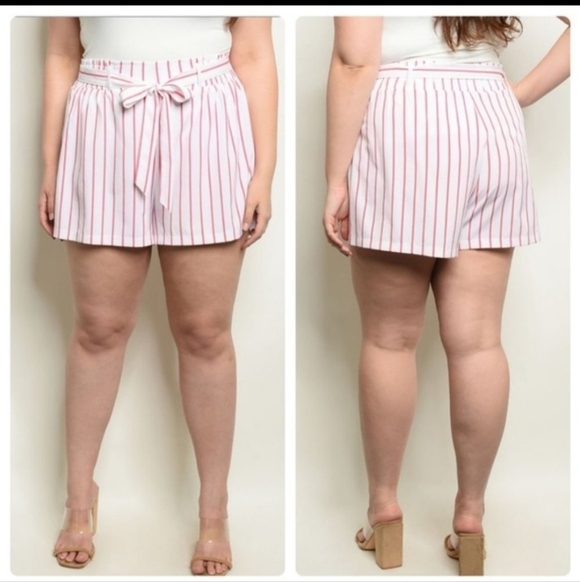 ❗SALE❗RESELLER'S PETITE/PLUS MYSTERY BOX 12-14 items! - Picture 6 of 8